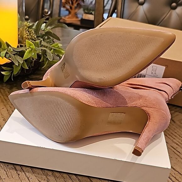 Blush pink suede booties size 7 NWT Journee Colection - Picture 6 of 8